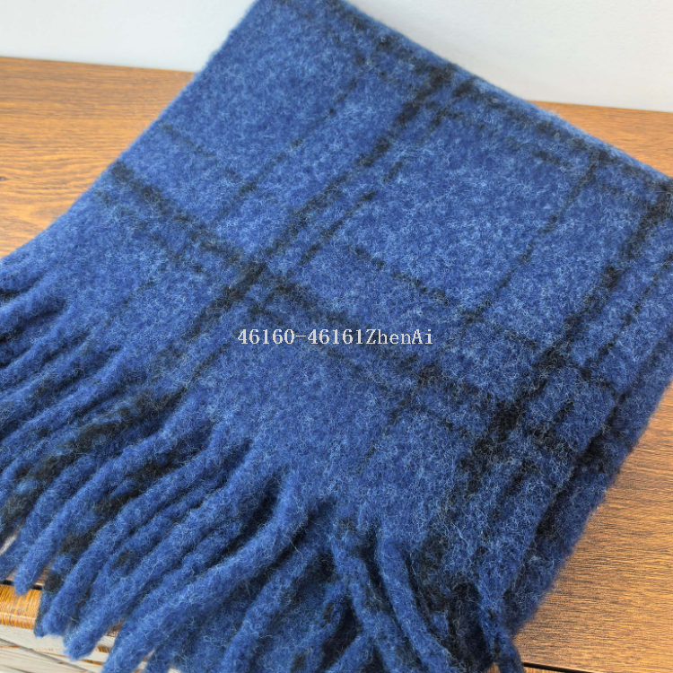 New in-stock cross-border wholesale scarves, e-commerce live streaming supply chain, classic wool fine thread grid supply Application Scenario
