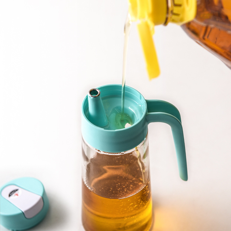 Automatic opening and closing glass oil pot with handle, funnel without wall sticking, seasoning bottle, kitchen organizing supplies Specification image