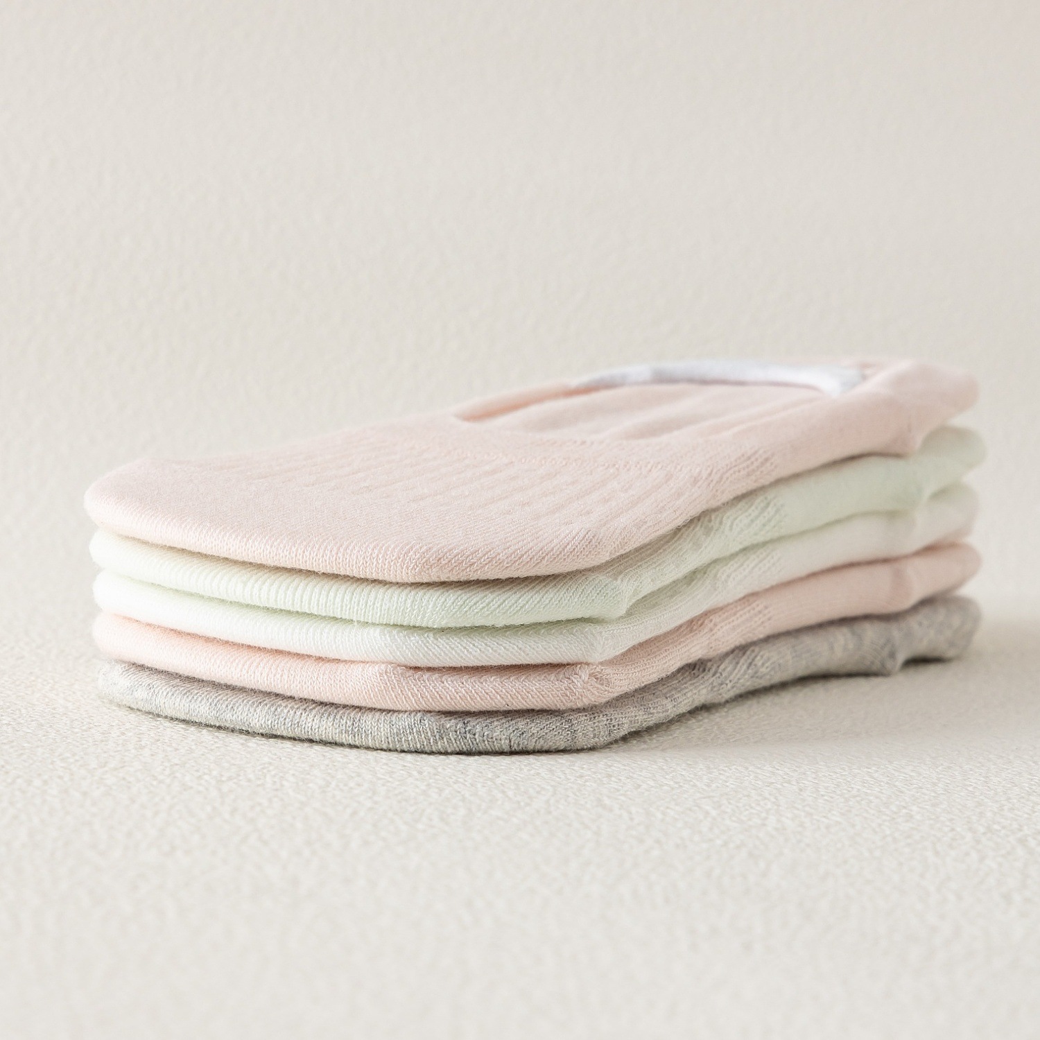 Summer shallow-mouthed boat socks, solid-color hollowed-out silicone invisible thin socks, pure windproof thin socks, breathable, sweat-absorbent and anti-slip Specification image