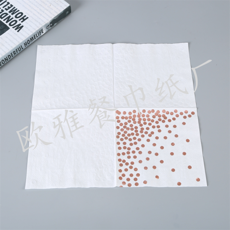 纸巾/餐巾纸/洁柔抽纸/沙特纸巾/卡通对折手帕纸白底实物图