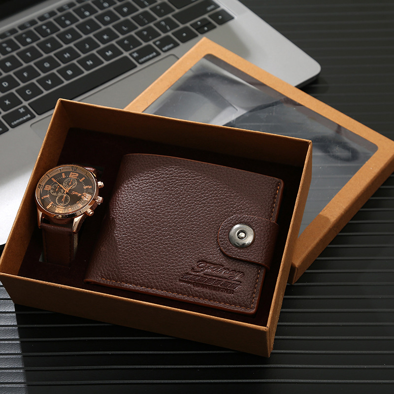 When a company opens, it gives its clients watch straps as business souvenirs. On its anniversary, it presents its employees with wallet gift sets