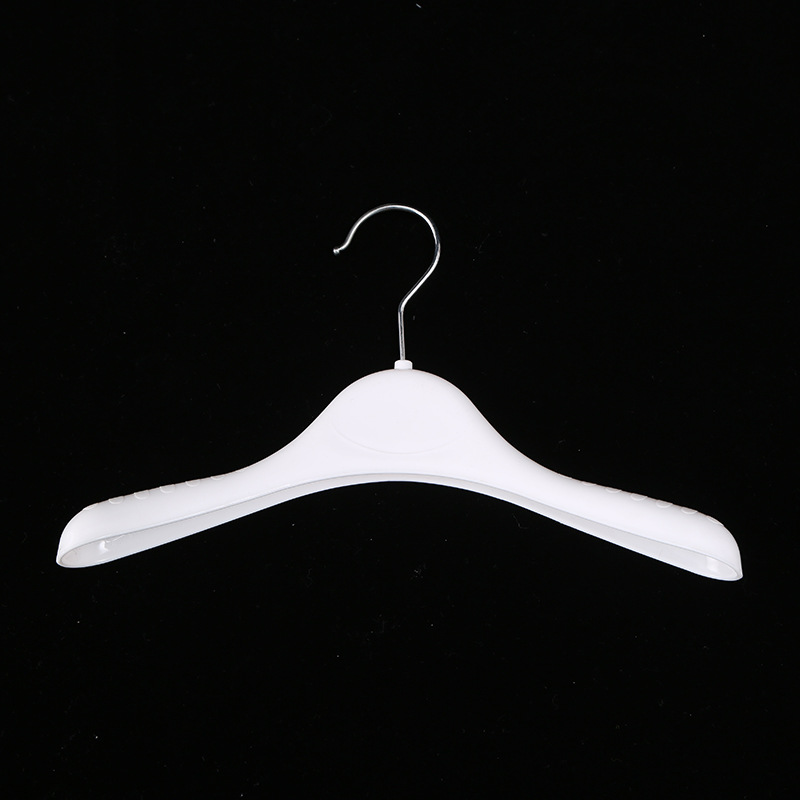 衣架/折叠衣架/塑料衣架/木质儿童衣架/衣服架子白底实物图