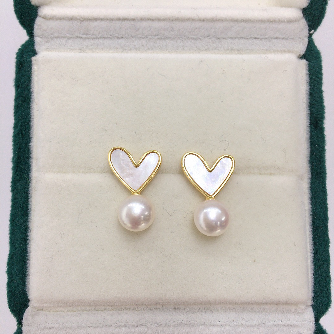 Natural pearl heart-shaped love ring, light luxury style, natural freshwater pearl, elegant girl, versatile earring jewelry wholesale, cute