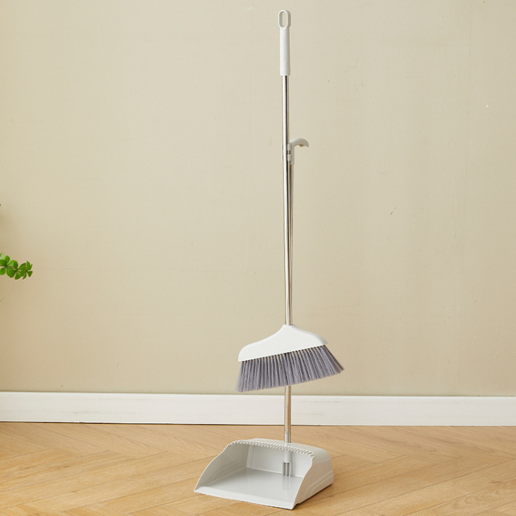 The manufacturer has soft-bristled brooms in stock that do not stick to hair, denser bristles, dustpans, brooms, and garbage shovels Application Scenario