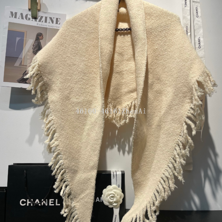 Wholesale of new cross-border export in-stock scarves, plain triangular shawls, e-commerce live streaming supply chain Application Scenario