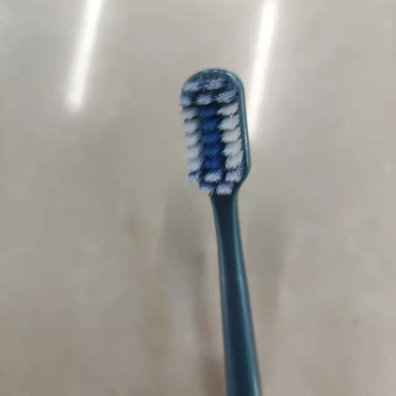 Wholesale toothbrush and toothpaste - Yishu Youpin 9906 Portable travel-sized spiral soft Bristle toothbrush Application Scenario