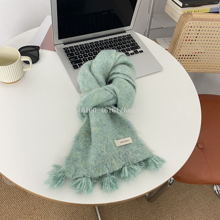 Wholesale of new cross-border export scarves, dopamine handcrafted whisks, knitted long scarves, e-commerce live streaming supply Application Scenario