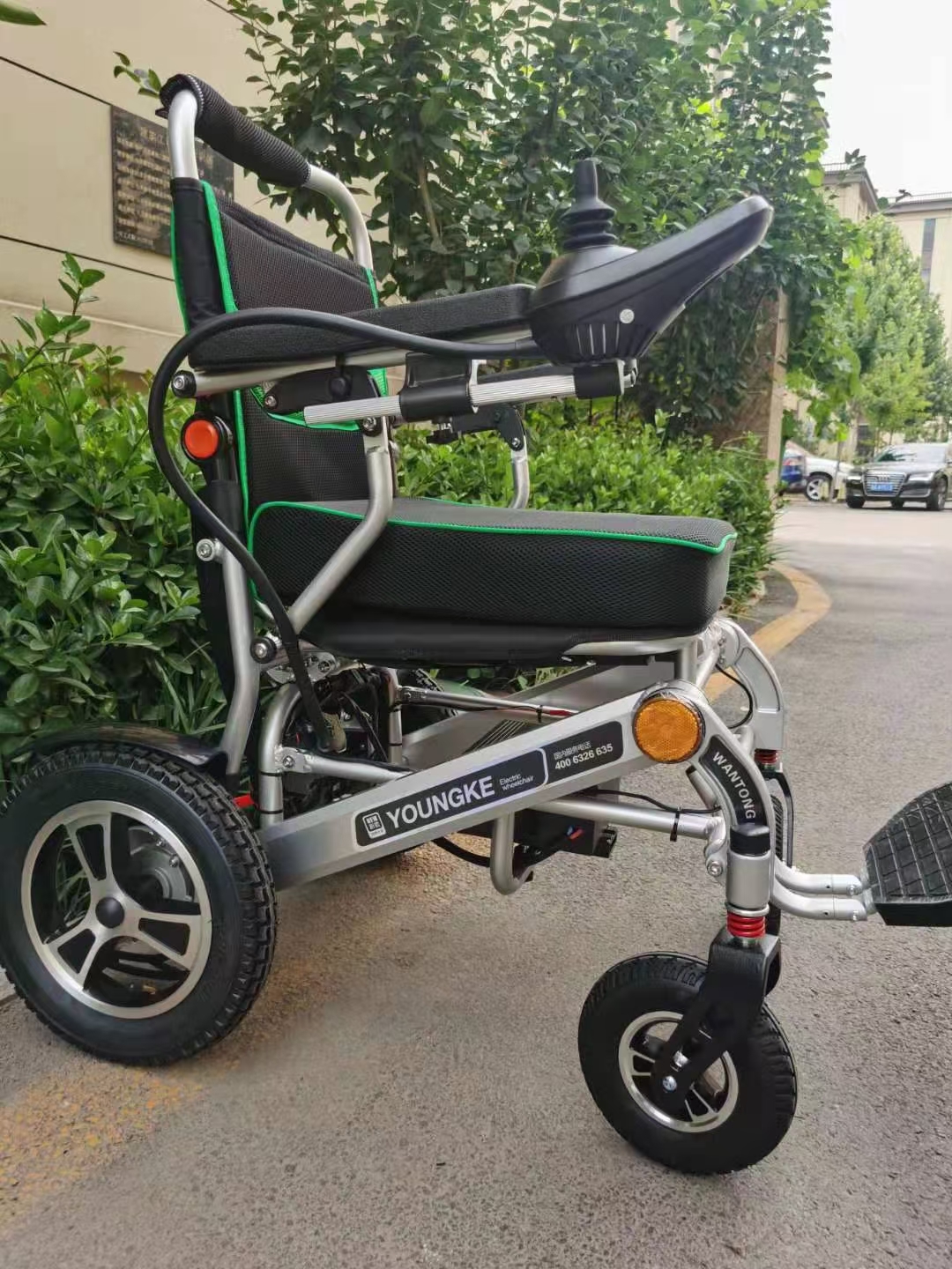 Elderly and disabled wheelchairs, electric wheelchairs, stainless steel wheelchairs Specification drawing