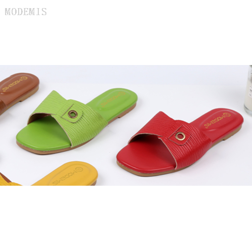 STOCK Summer foreign trade Guangzhou fashion Craft Shoes, slippers, flat women's shoes, new wholesale of sandals and single shoes Application Scenario