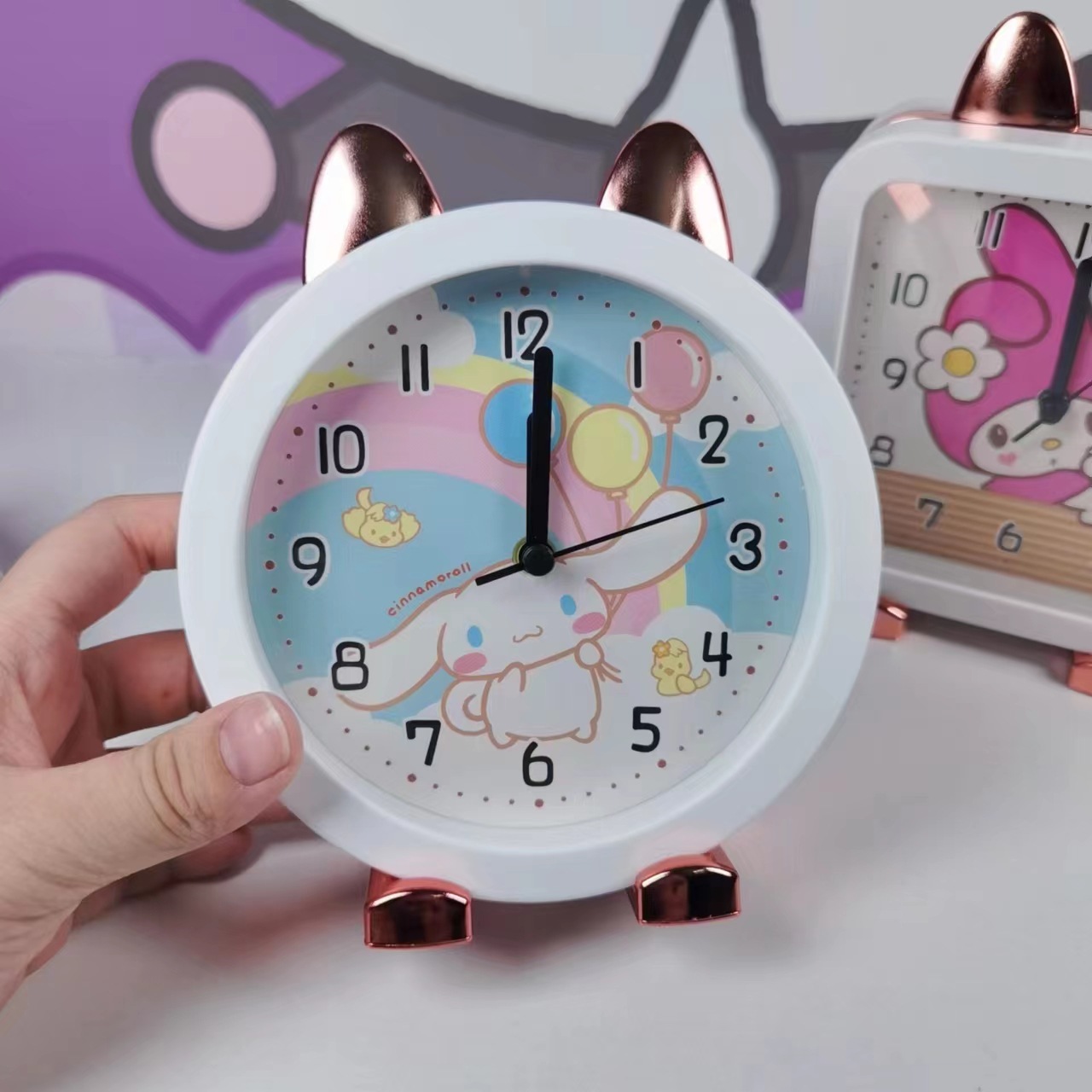 跨境新款创意卡通库洛米三丽鸥卡通闹钟学生卧室超静音懒人台钟细节图