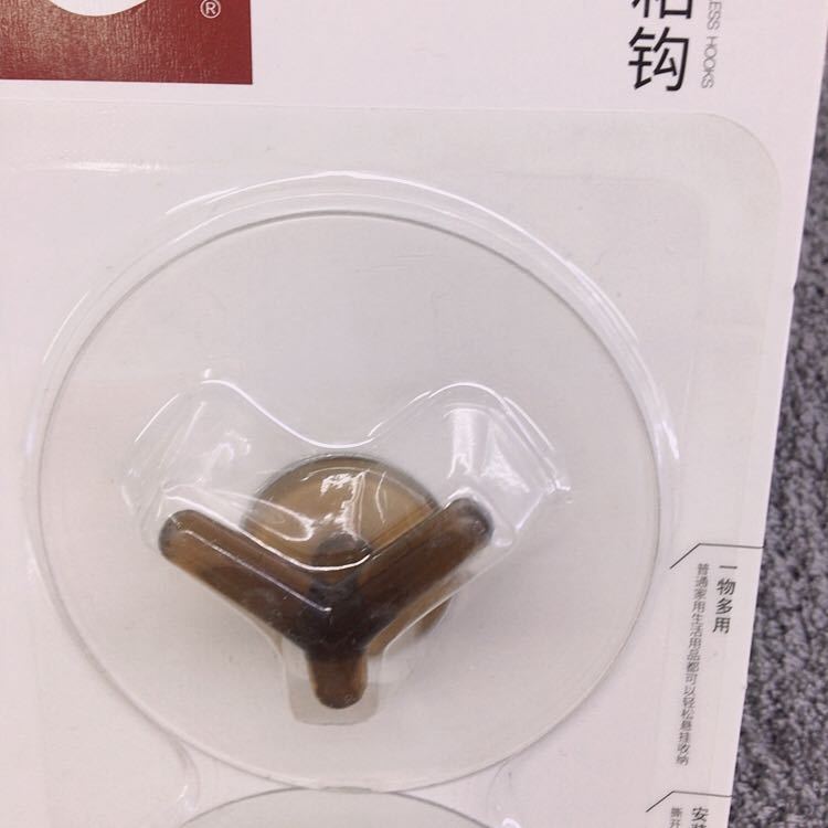 Lightweight luxury hooks without drilling, strong adhesive hooks, load-bearing bathroom and kitchen keys, seamless nails for sticking clothes Application Scenario