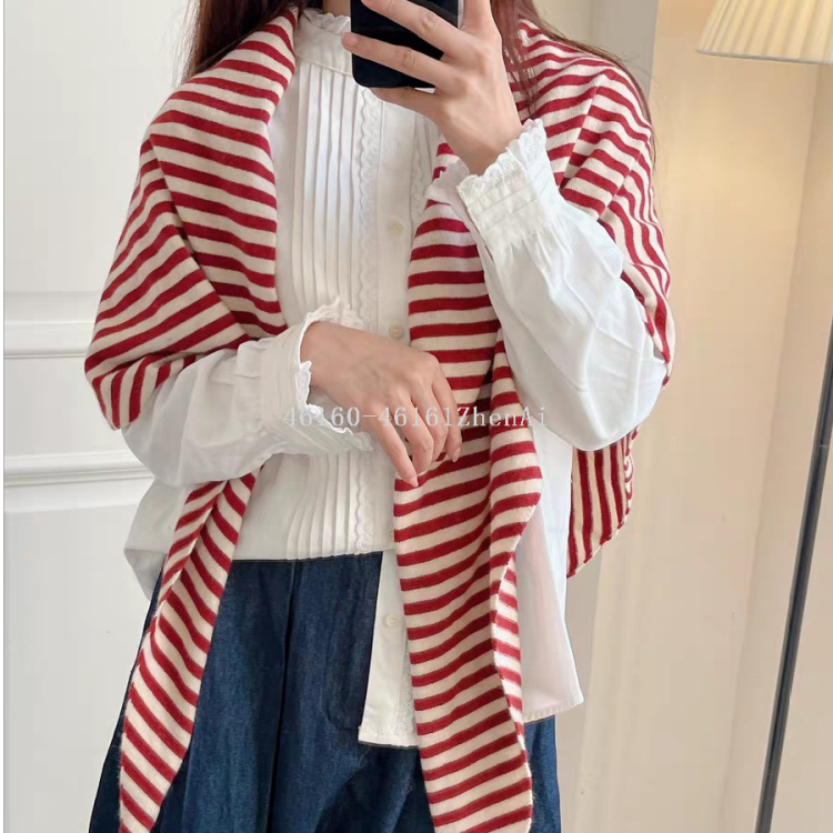 Wholesale of new cross-border export scarves, horizontal striped triangular shawls, e-commerce live streaming supply chain details Picture