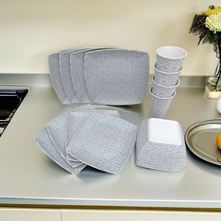 Cross-border Amazon has released a set of hollowed-out melamine tableware for Christmas parties and festivals Item Picture