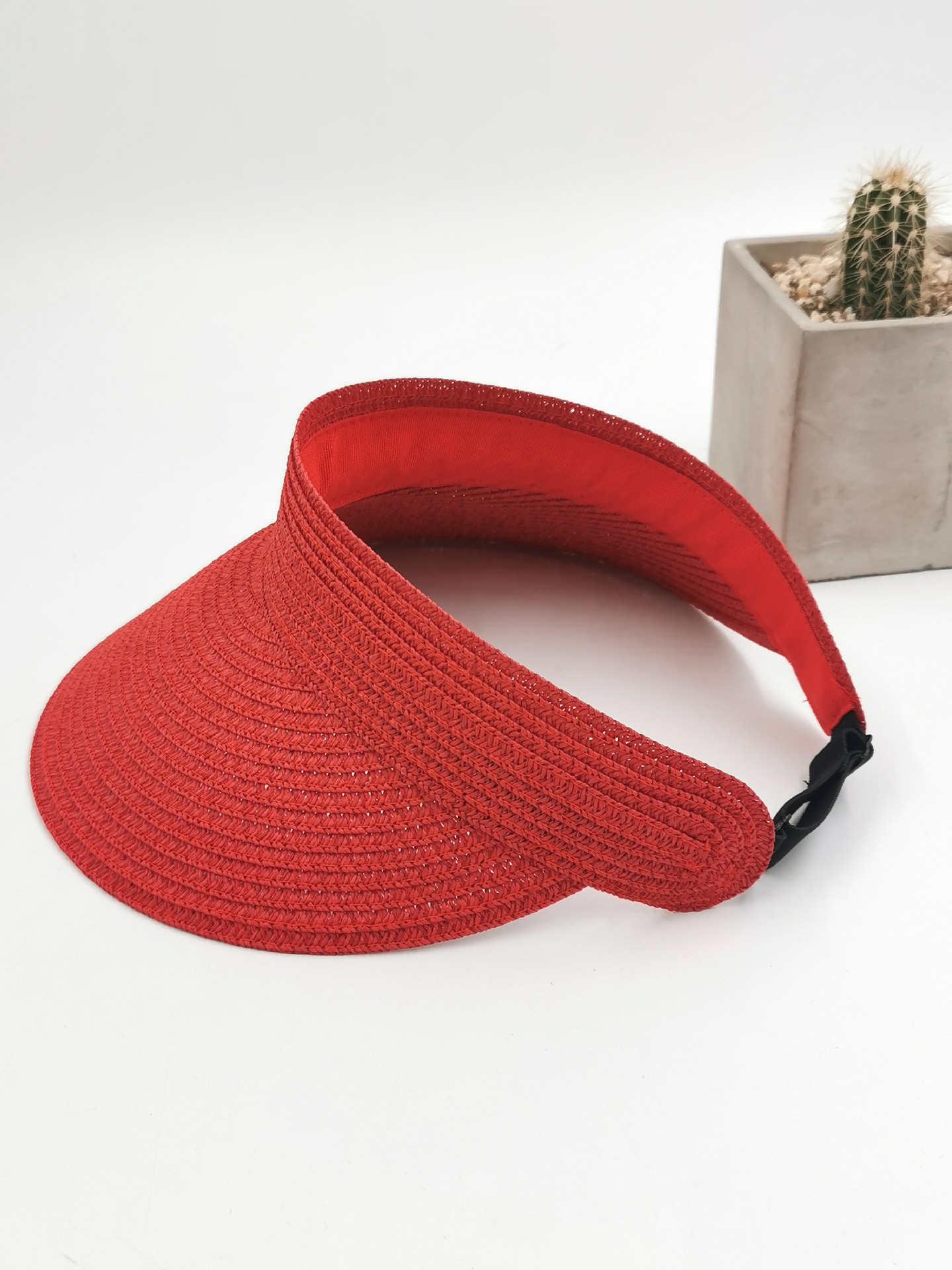 In summer, it can be adjusted for both men and women to wear, with a moisture-proof and sunshade ceiling Item Picture