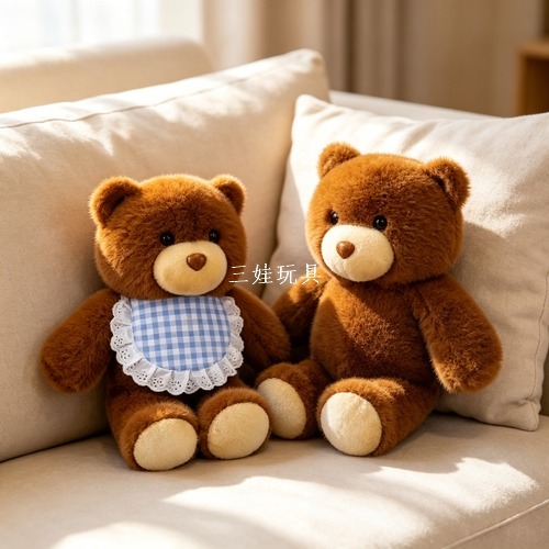 الدمية البنية الجميلة التي تركض مع الدمى الصوفية المحشوة بأطفال Item Picture