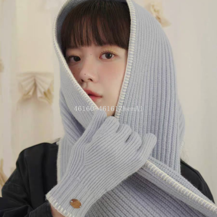A two-piece set of Korean-style knitted scarves and gloves for cross-border export e-commerce live-streaming supply chain