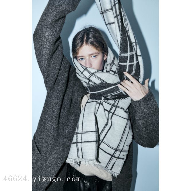 Cross-border scarf wholesale e-commerce live streaming supply chain, jacquard series in stock, double-sided checkered Application Scenario