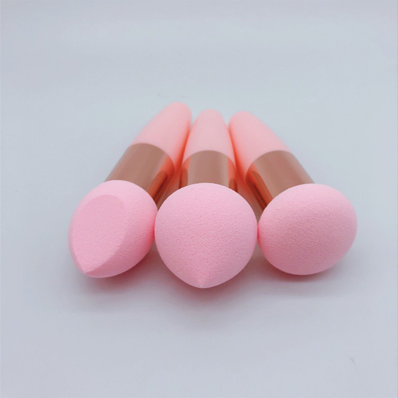 Mushroom-shaped makeup sponge