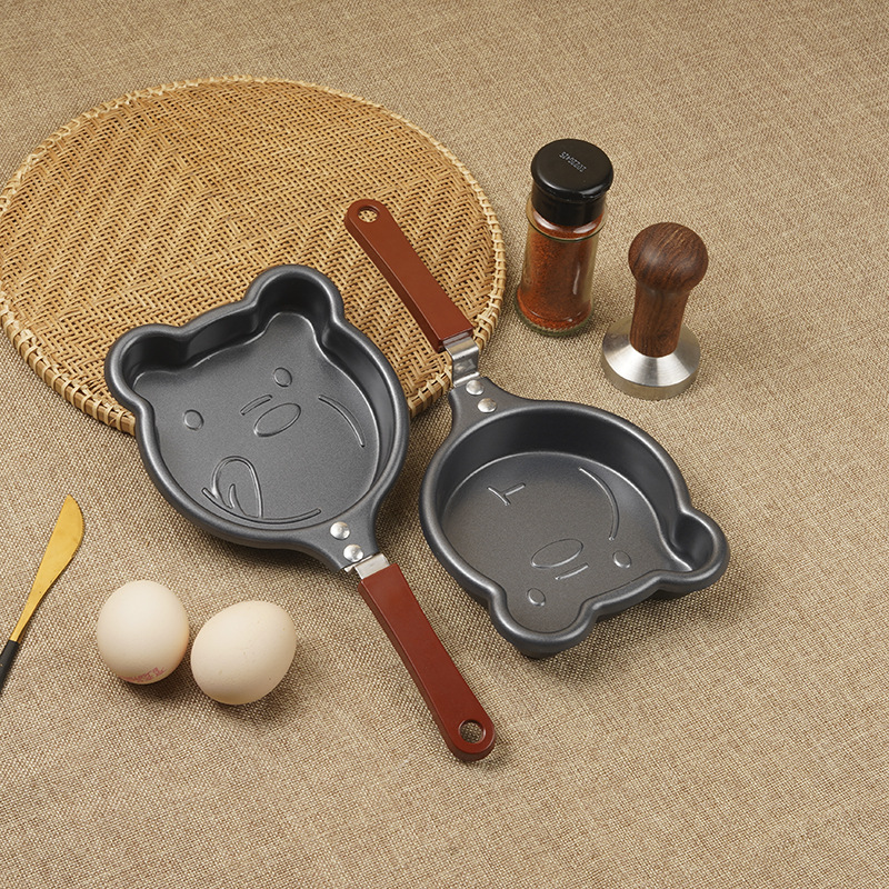 Cartoon frying pan, 14cm flat pan, egg pan, non-stick pan, home breakfast pan, animal mini heart-shaped frying pan Application Scenario