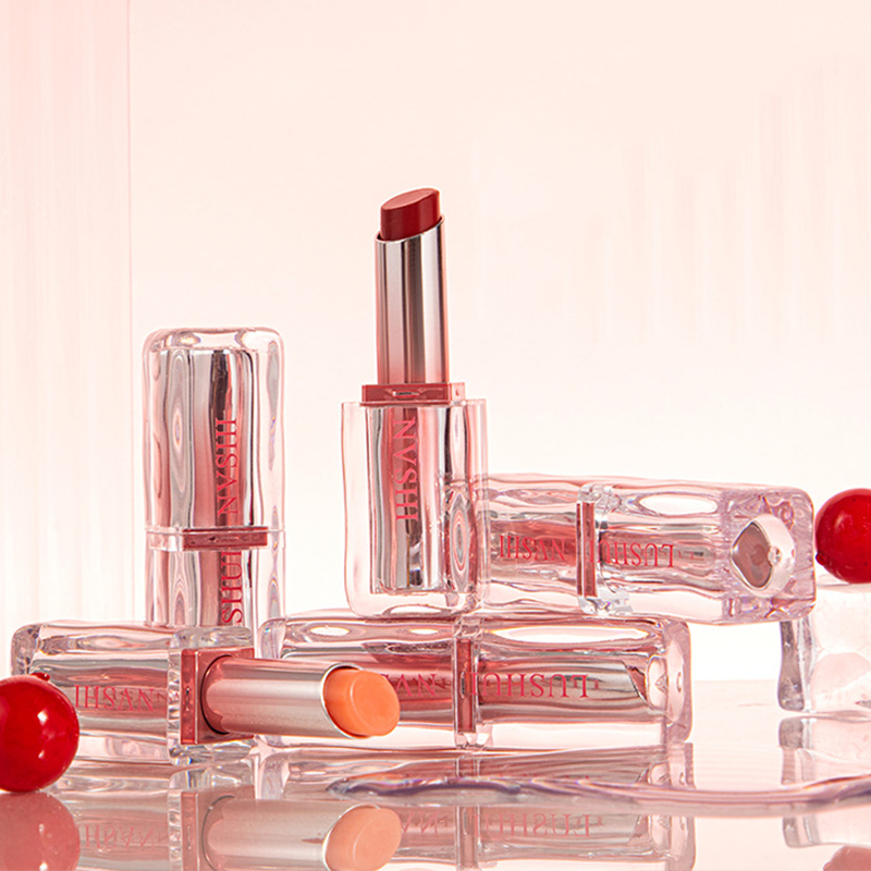 Velvet matte lipstick whitening and moisturizing formula, non-fading, soft texture, elegant lips