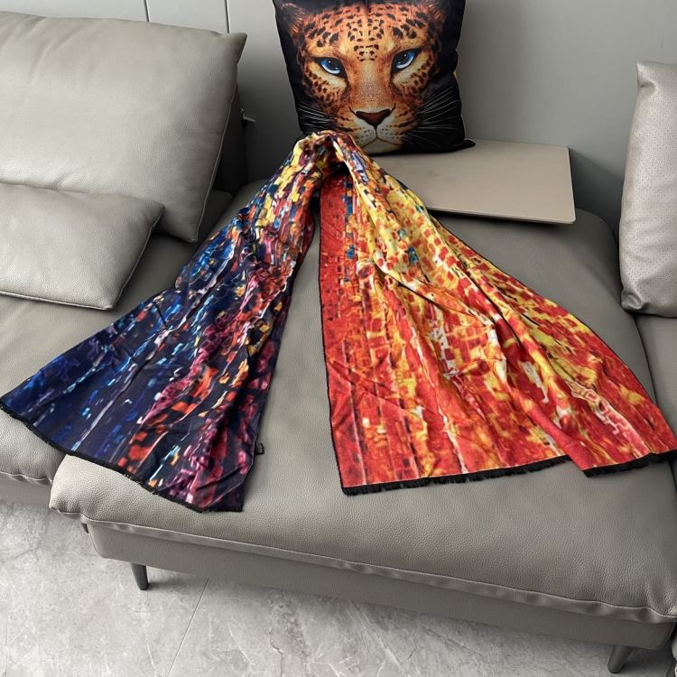 European and American printed faux cashmere shawls and warm cloaks, thickened ink-wash printed shawls and scarves in stock for warmth