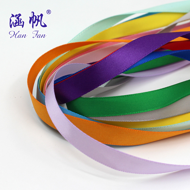 Colorful ribbons, ribbon rolls, festival paper decorations, honeycomb balls, wedding decorations, colorful stripes, decals, wedding supplies Application Scenario