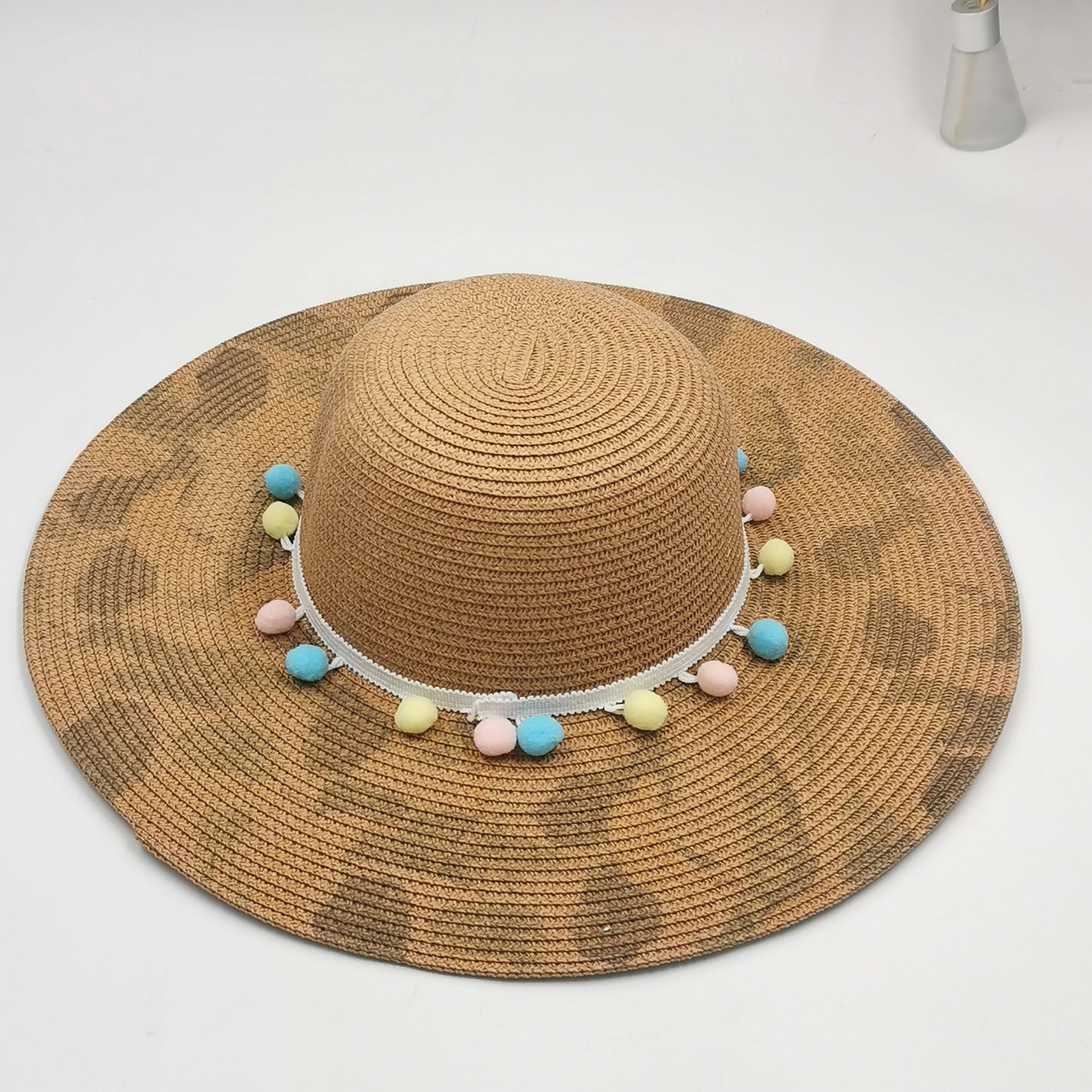 Wholesale of spring and summer outdoor wide-brimmed ribbon sun hats, pp silk hats, women's printed pom-pom hats and fisherman hats Application Scenario