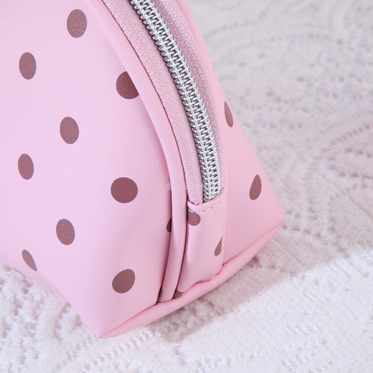 Polka dot shell cosmetic bag for girls, candy-colored cute semi-circular storage bag, waterproof PU portable skin care and cosmetic storage bag Item Picture