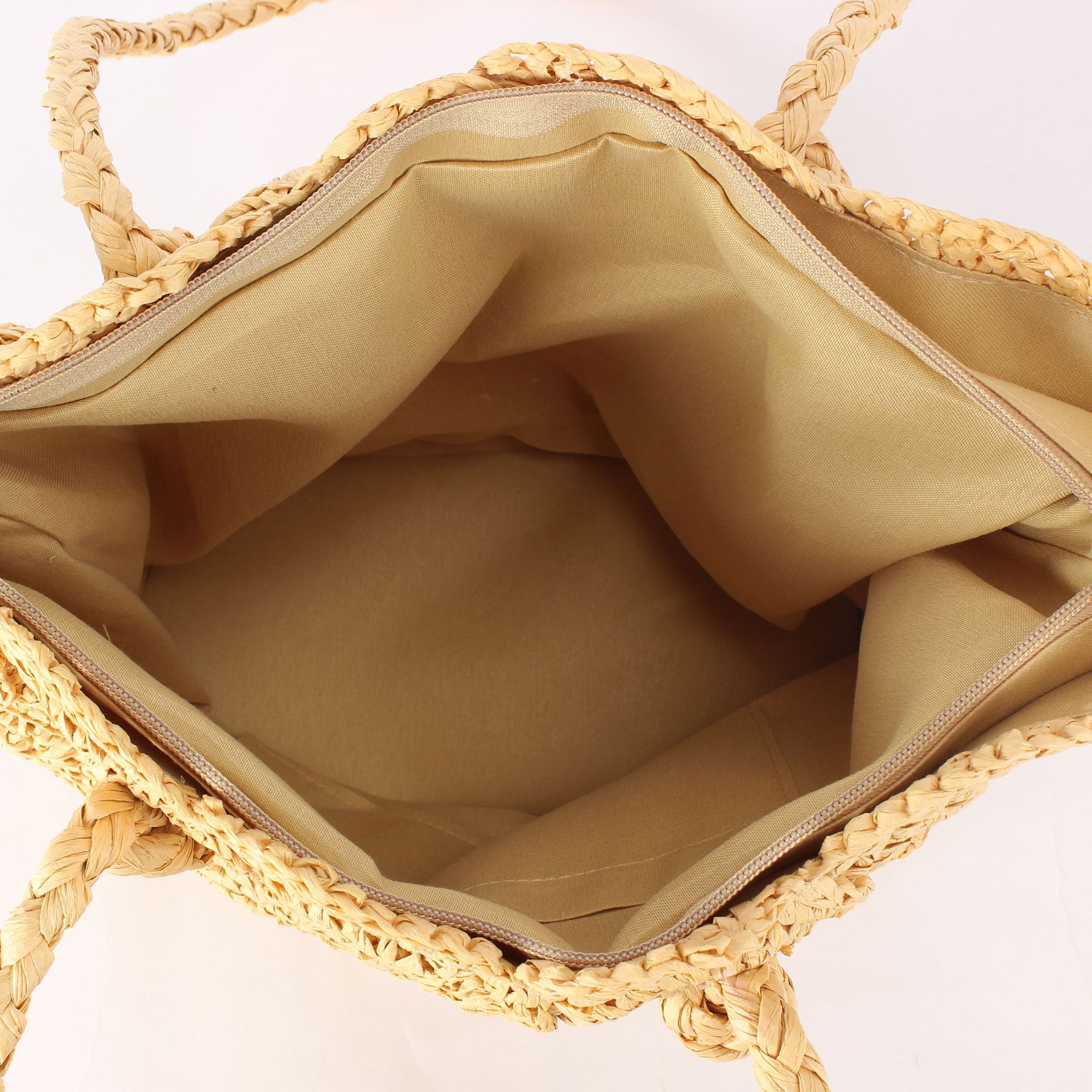 New fashionable and trendy woven bag for seaside vacation, daily casual commuting, niche and versatile, personalized ladies' bag details Picture