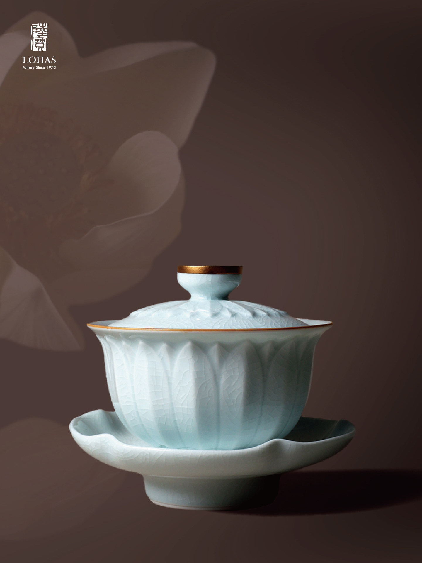 Lu Bao's new product, the Song Dynasty Charm Ding Kiln Lotus Pattern Covered Bowl Tea Set, is an elegant gift box for elders, friends, leaders and clients Application Scenario