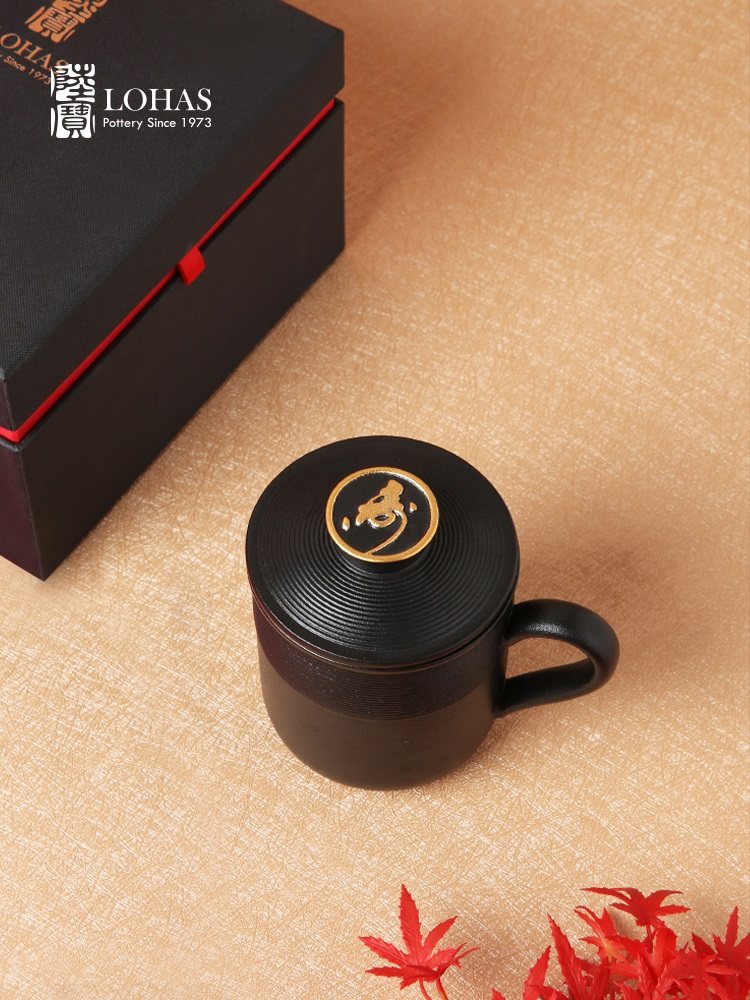 Lubao Ceramics Flagship Store's Golden Monkey Lid Cup, tea-water separation cup, portable office drinking cup, and tea sets