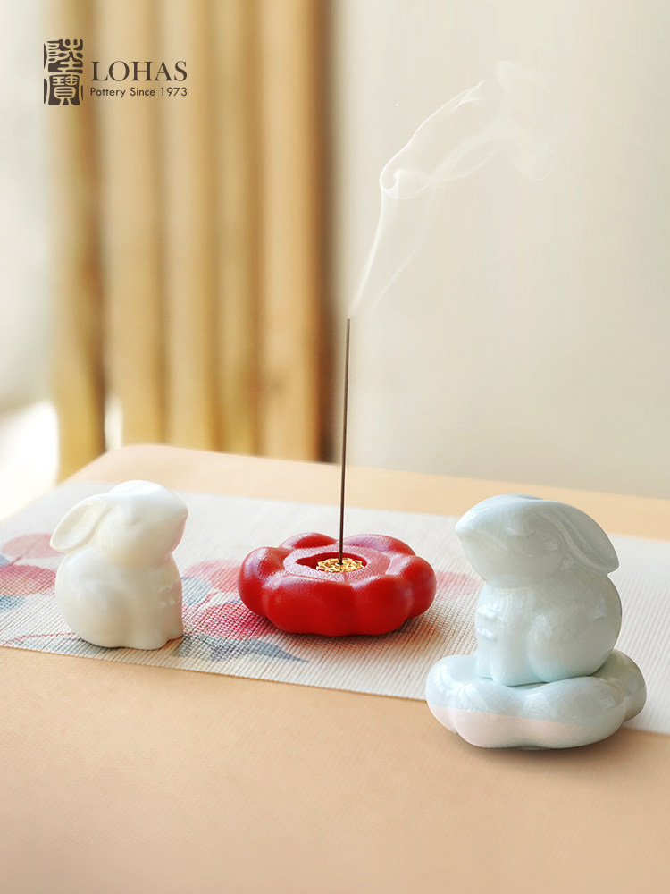Lubao Ceramic tea set accessories, new tea sets, tea pet ornaments, premium and high-end rabbit tea pets, tea toys with incense sticks