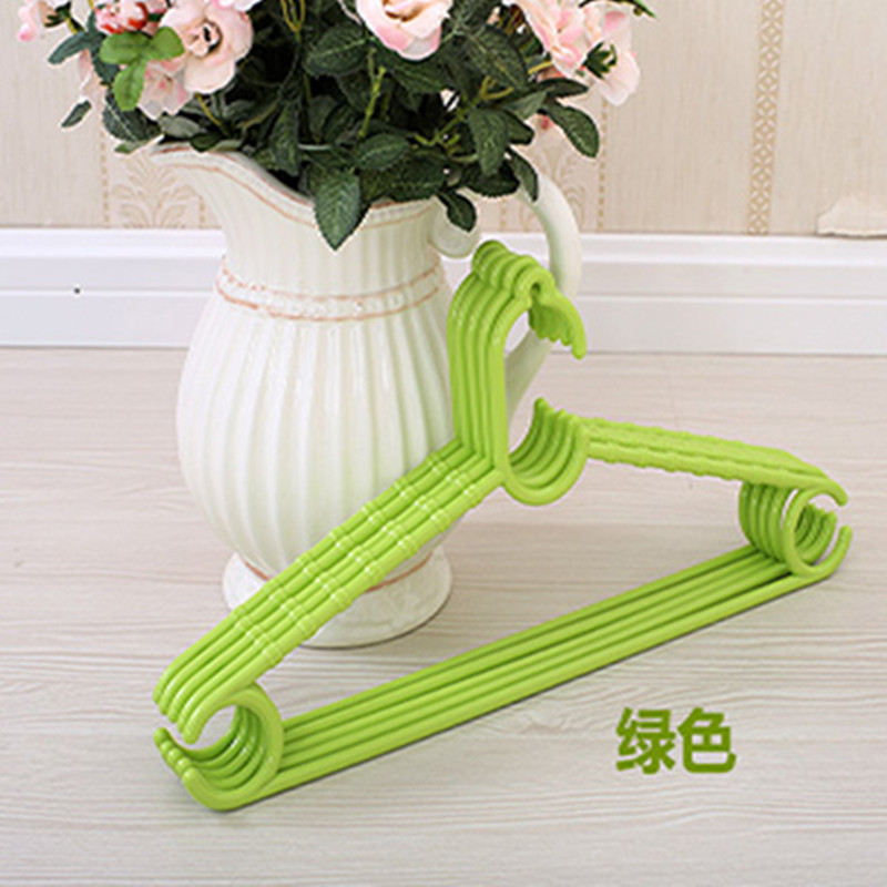 衣架/折叠衣架/塑料衣架/木质儿童衣架/衣服架子白底实物图