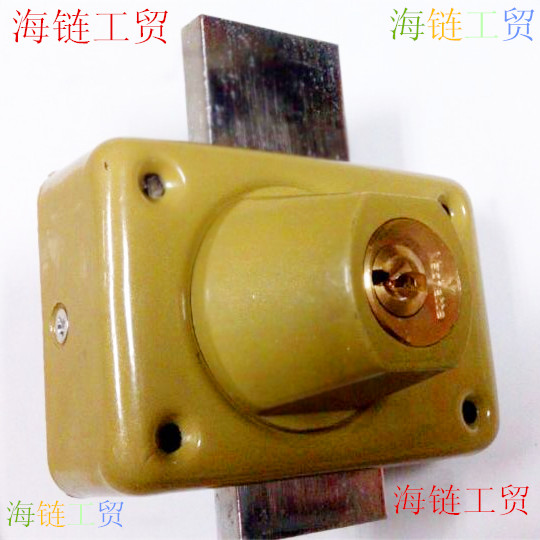 The main door lock is V136