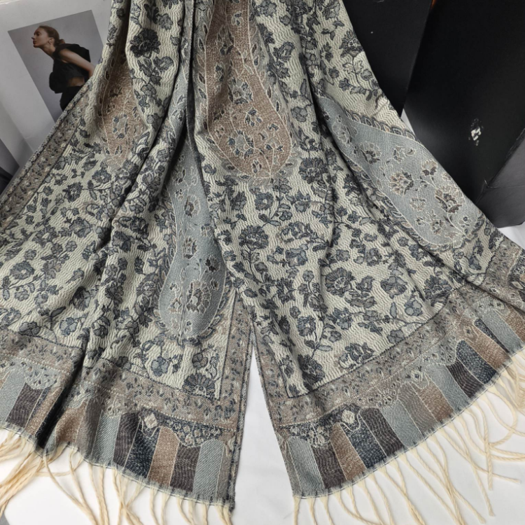 Wholesale of export scarves, e-commerce live streaming supply chain, new retro jacquard series, cashew flower details Picture