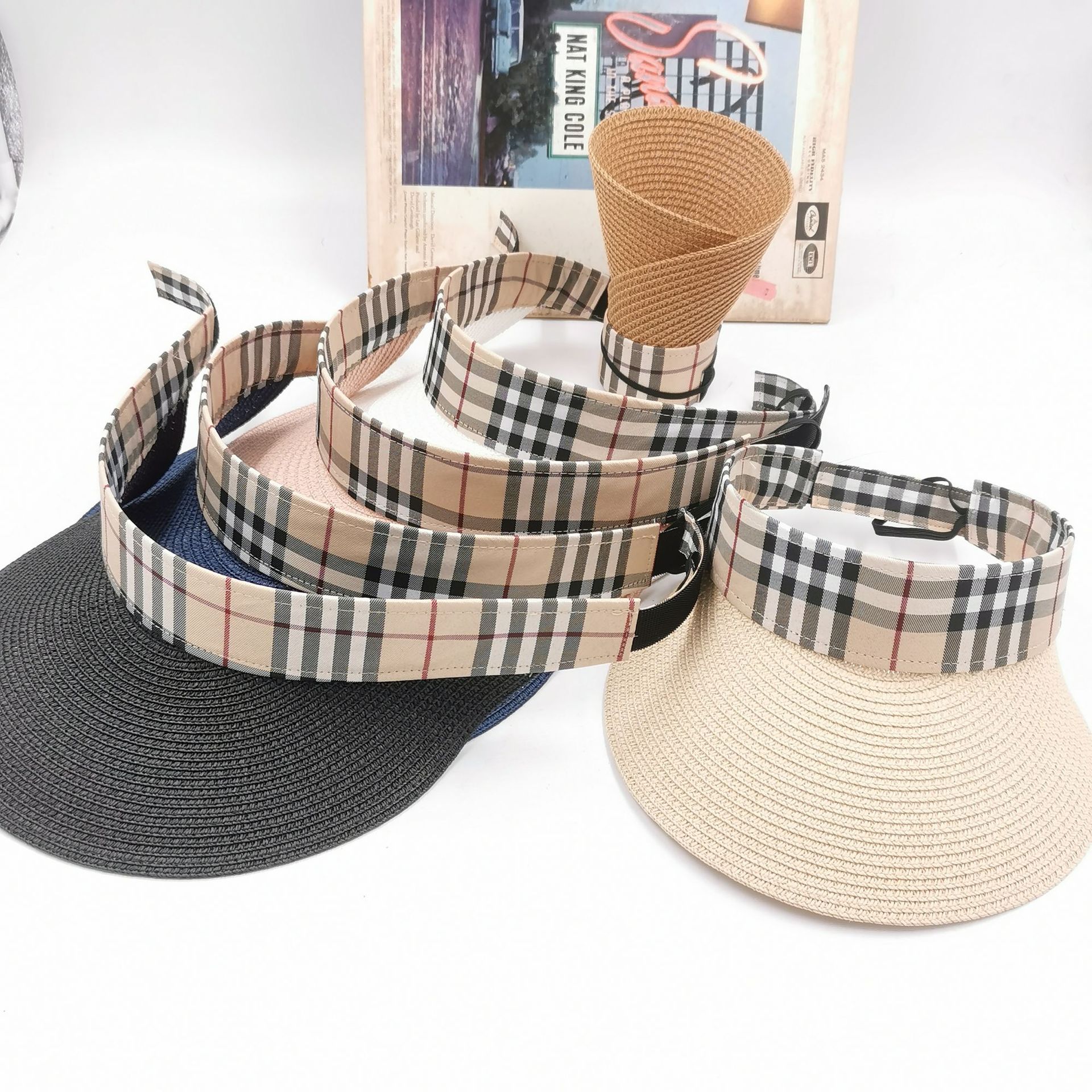 Checkered decorated open-top summer and autumn sun hats, trendy sun protection hats, Korean version open-top manufacturer for sale Application Scenario