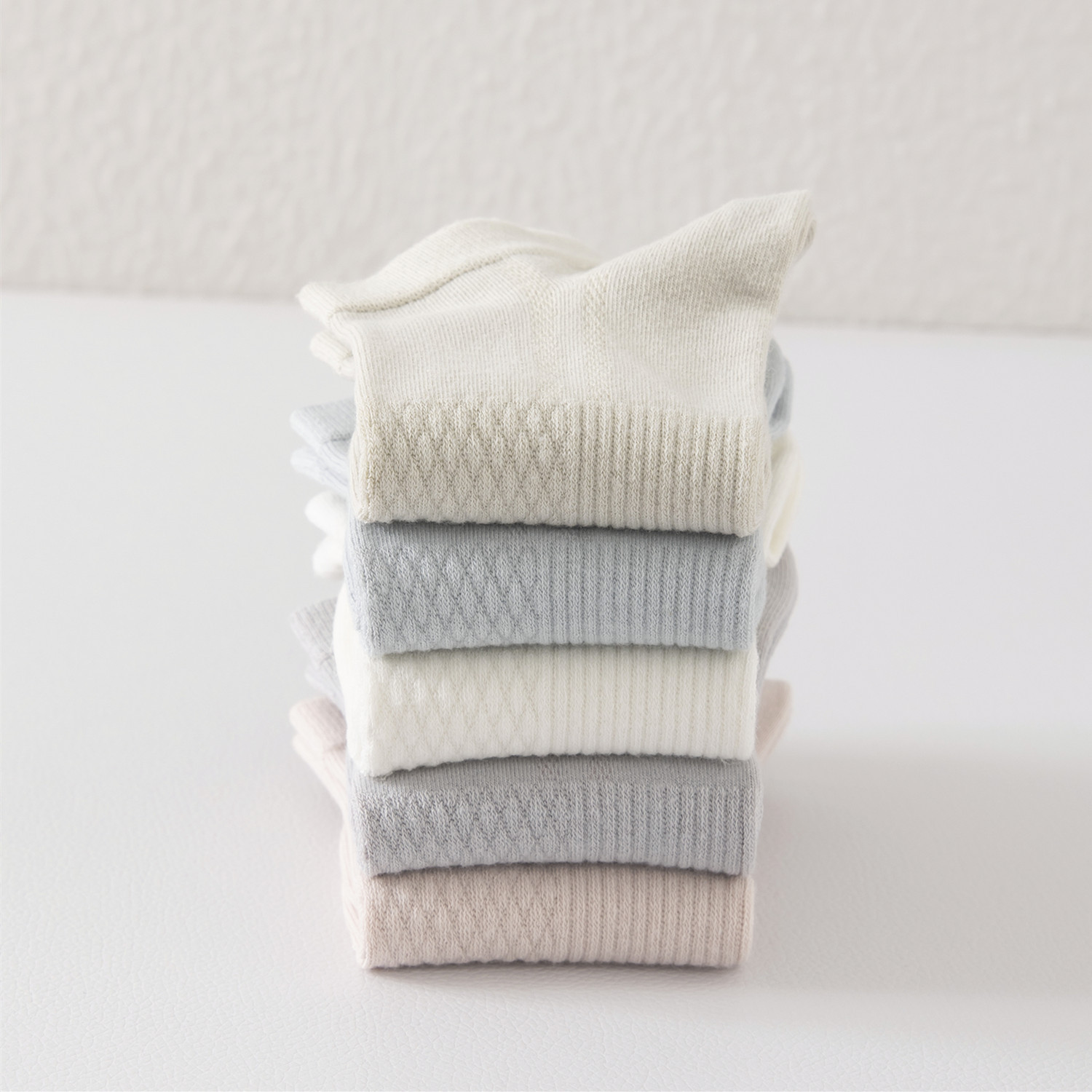 Bamboo fiber socks for women, anti-slip solid color short socks, summer thin style, sweat-absorbing, cool, breathable, anti-heel for women Specification image
