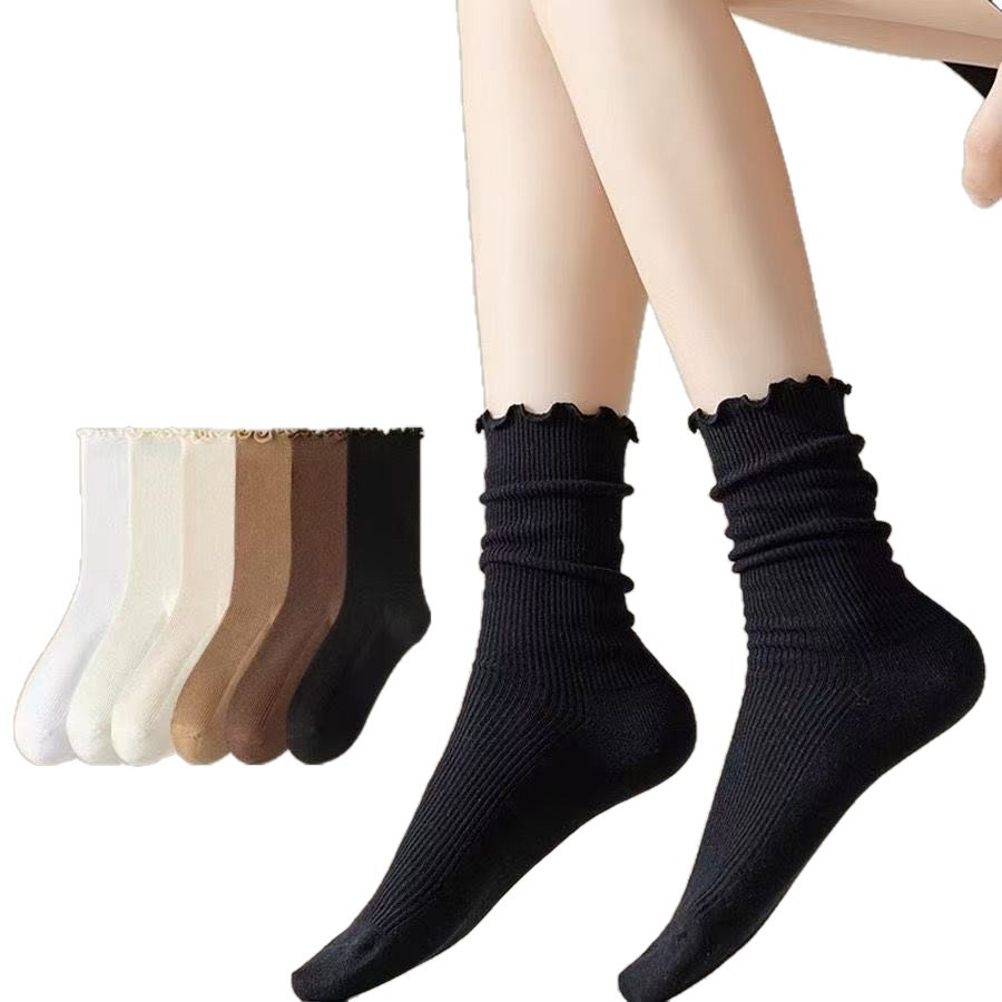 Black ear-trimmed cotton socks, girls' pile socks, autumn and winter sweat-absorbing, versatile for students, black ear-trimmed girls' socks, Instagram casual and home girls Application Scenario