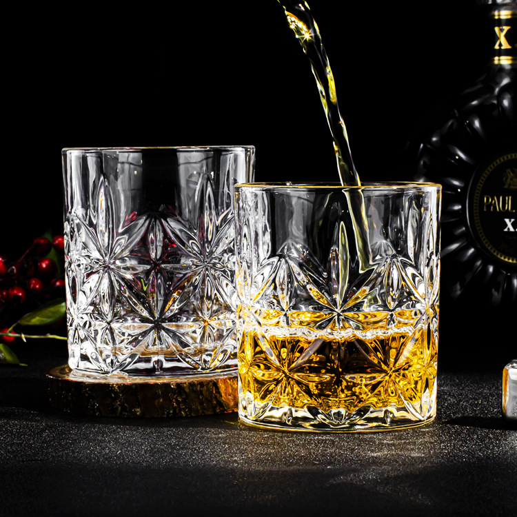 Wholesale of creative whisky wine glasses, carved glass wine glasses, high-end appearance wine glasses, light luxury red wine glasses and beer glasses details Picture