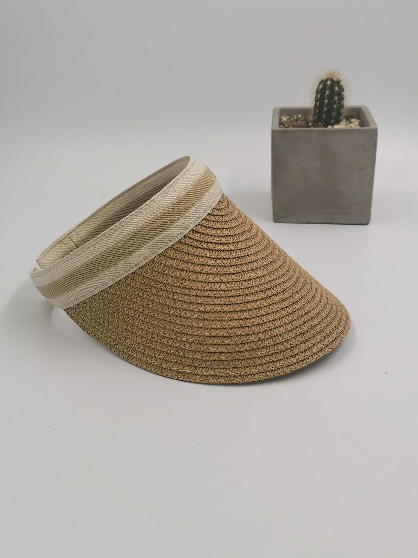 Manufacturer's empty top hats, straw hats, Korean-style baseball caps, summer vacation sun protection hats, beach hats Item Picture