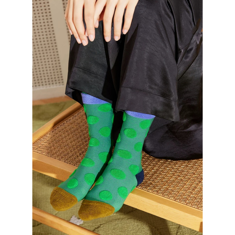 New autumn and winter three-dimensional polka dot loop mid-calf socks, women's warm floor socks, ins style contrasting color pure cotton pile socks Specification image