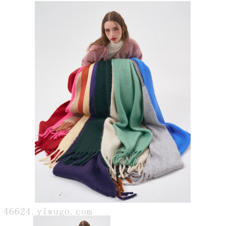 Wholesale of scarves, live-streaming e-commerce, supply chain, simple, color-blocked, soft touch plush scarves details Picture