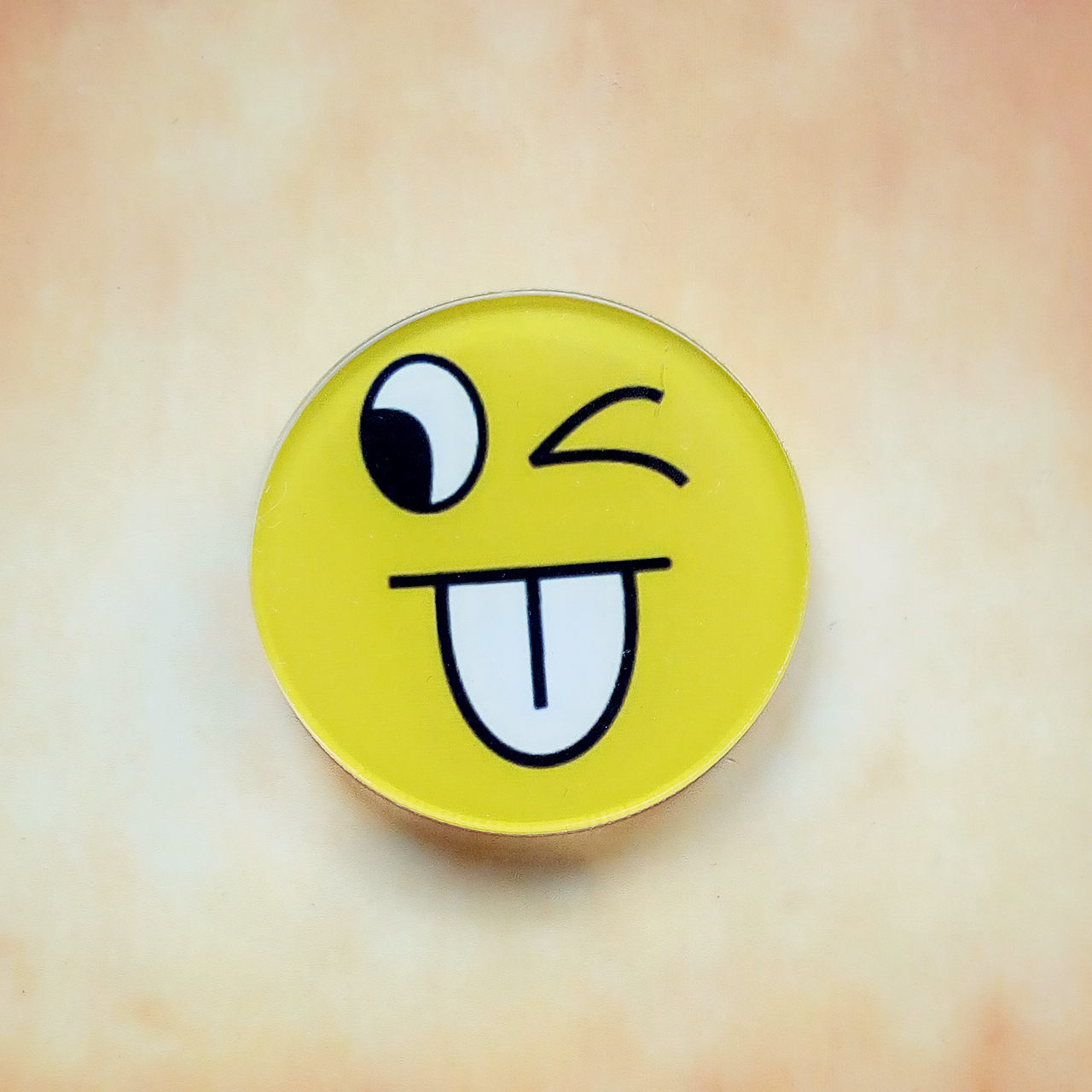 Japanese and Korean Ins-style cartoon cute smiling faces, girlish and adorable brooches, fresh and simple badges, DIY accessories Item Picture