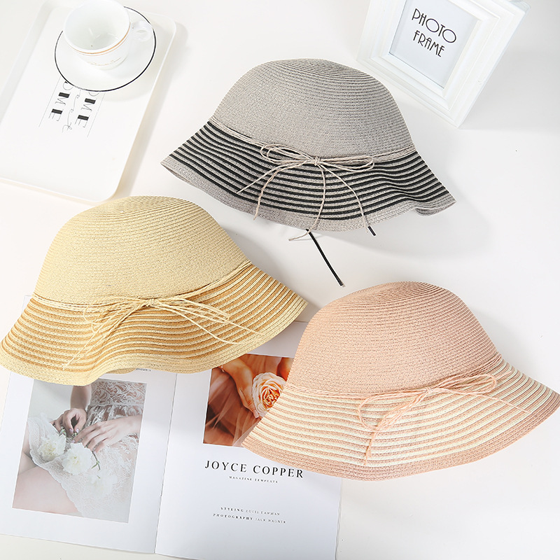 Chenglei's finely woven straw hat is a cute girl's summer sun protection hat for going out and shopping. It's also a student's summer thin and sagging hat Item Picture