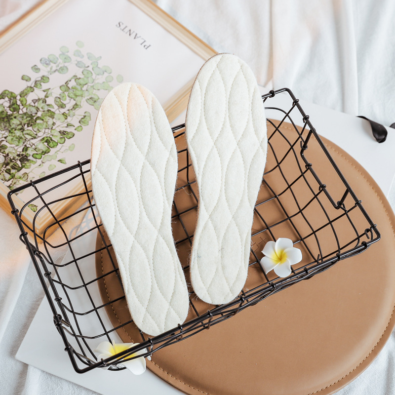 Genuine wool insoles for cold protection and warmth retention, with added fleece and thickened cotton compressed wool felt. Pure wool felt for winter full figure
