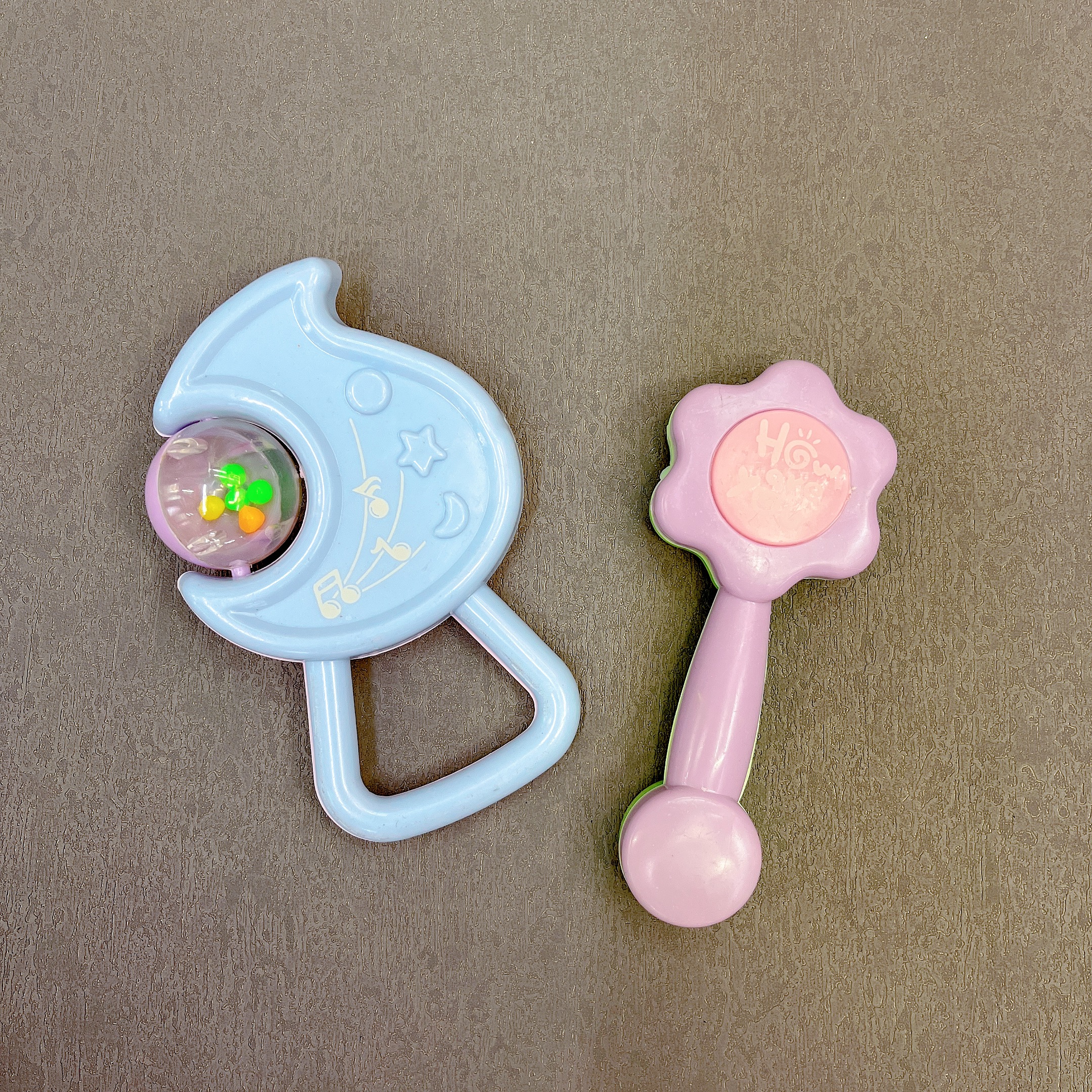 A hand-cranked baby toy box set of four pieces Application Scenario