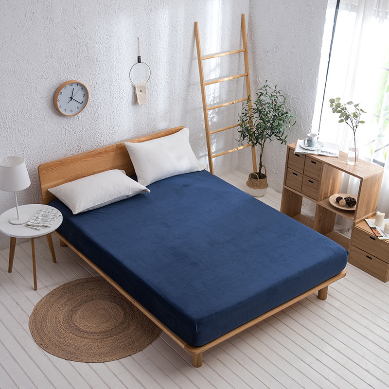Wholesale of three-piece sets of flannel baby fluff bed sheets, crystal fluff bed sheets and mattress protection covers from the manufacturer