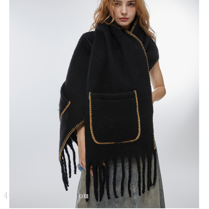 This cross-border scarf features a solid color with a plush feel and a large pocket design. It is a versatile shawl that can keep you warm, cover your face and protect you from the wind. It is a couple's scarf details Picture