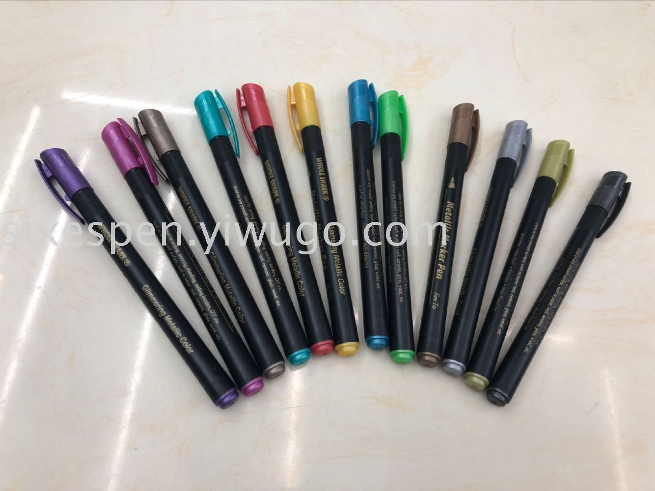 أقلام زجاجية ذات لوحة بيضاء ملونة بألوان معدنية Specification image