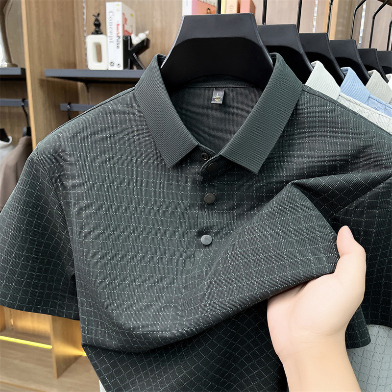 Middle-aged and elderly men's seamless short-sleeved T-shirt, casual and fashionable lapel half-sleeved top, checked polo shirt, dad's summer outfit details Picture